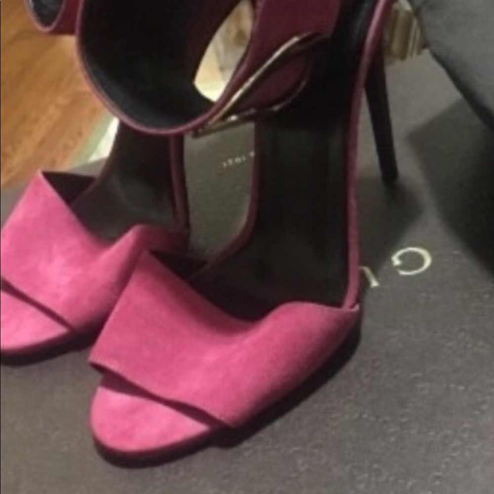 Pink auth Gucci Heel
